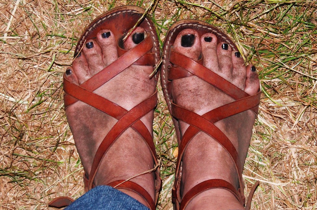 Playwright accent climb dirty feet in sandals- after the music concert | imagesister | Flickr