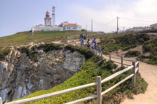 20160814124244 azoia cabodaroca geo:lat=3878041702 geo:lon=949875355 geotagged lisboa portugal prt europe prtugal cascais east mainland westerlycontinant weather day clear sky outdoor lighthouse tourist visitors cliffs coast cabodarocalighthouse faroldecabodaroca