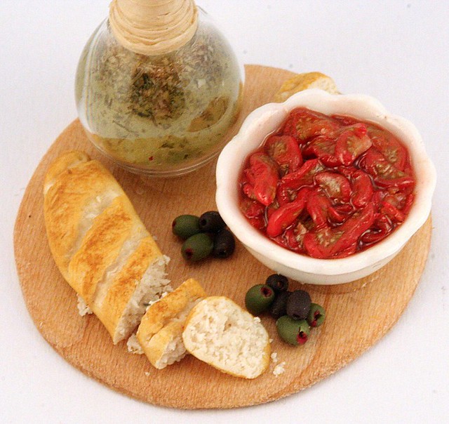 Oil,sundried tomatoes, bread & olives 2