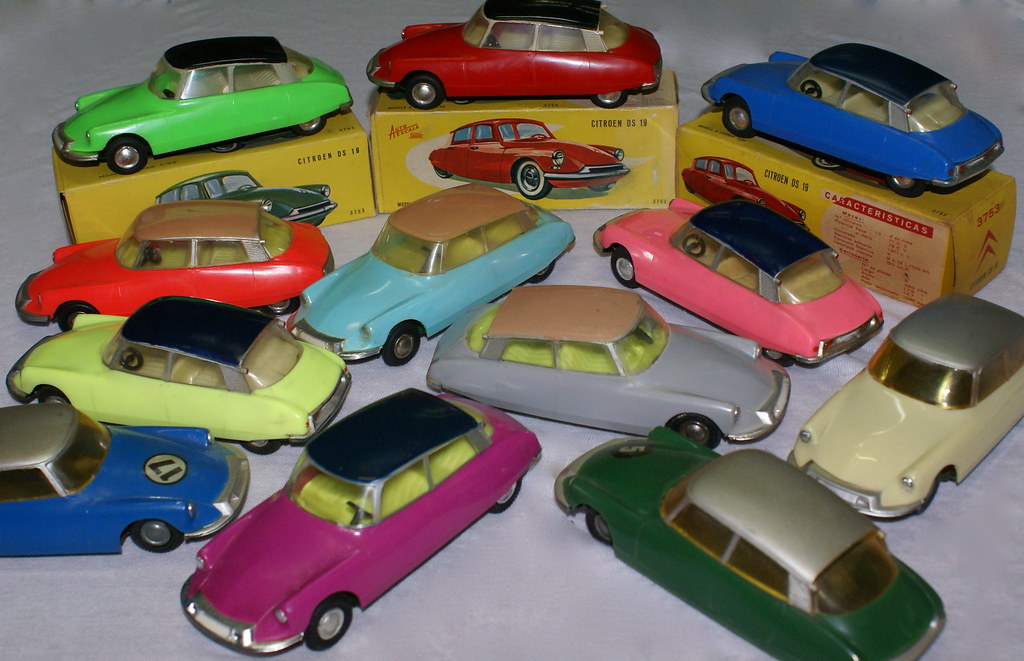 Paya Citroen DS, Spanish colours in scale 1/32