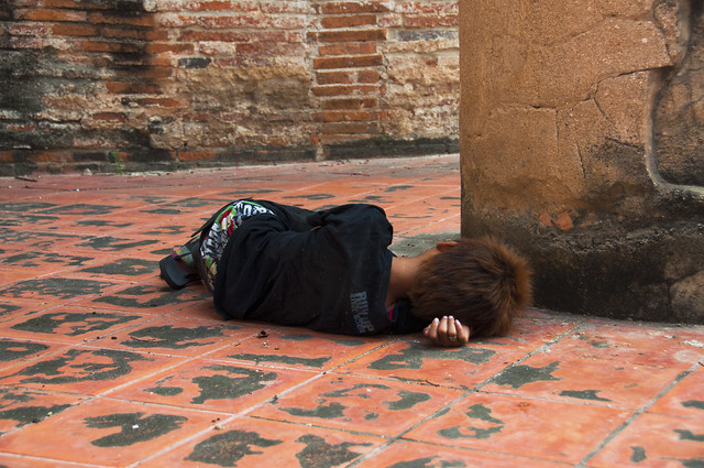 Sleeping boy, Wat Kutidao in Ayutthaya