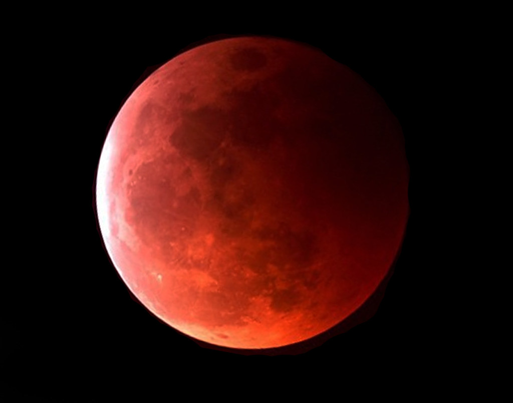 Moons h. Лунное затмение анимация. Красная Луна и Марс. Луна красная на весь Горизонт.