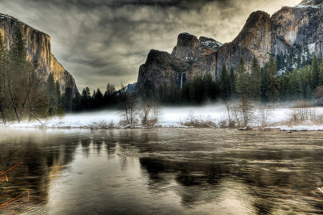 Yosemite National Park, Valley View, Misty Morning