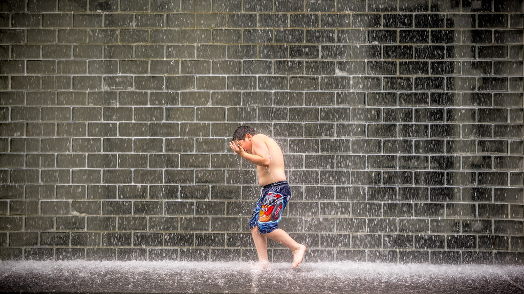 Wet - Chicago, United States - Color street photography