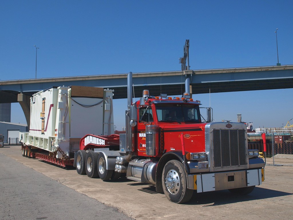 Manesis Hauls Again! | Daniel Manesis heavy haul Pete with a… | Flickr