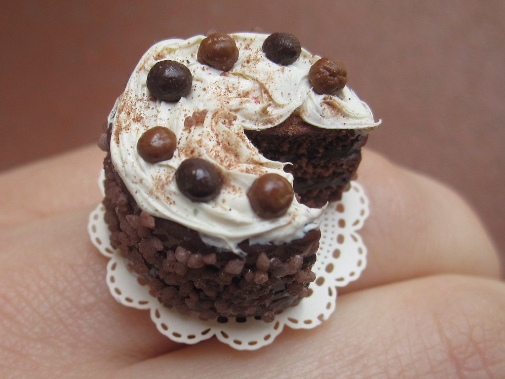 chocolate cake ring in fimo