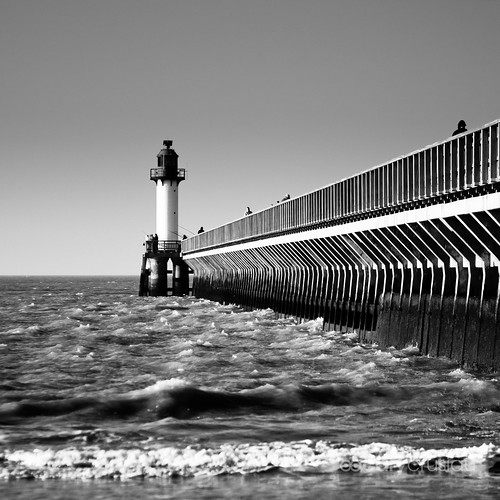 Lighthouse | Lighthouse @ Calais (France) | Cary Crusiau | Flickr