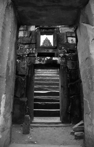 travel blackandwhite window stone architecture cambodia southeastasia steps frame siemreap province champa roluosgroup bakongtemple nikond90 updatecollection colingrubbs