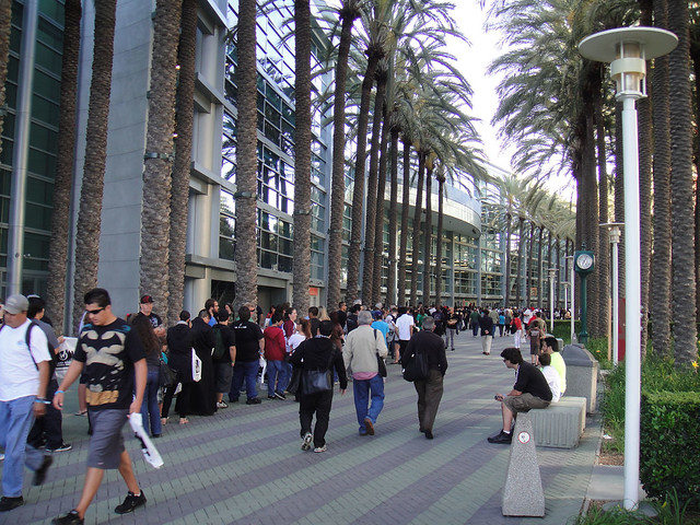 Wizard World Anaheim 2011 - the line outside