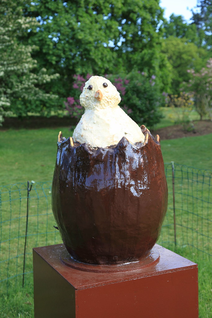 Easter Chick sculpture