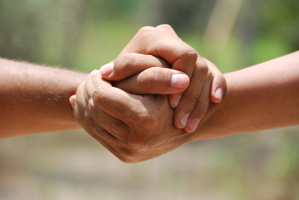 Dame tu mano, depositemos confianza | El trabajo en equipo r… | Flickr - Afirmaciones para la Auto Confianza 