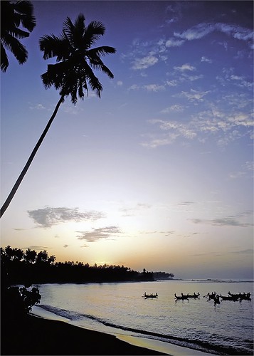 landscape sea beach boats fishing palmtree sky clouds reflection sunrise outdoor travel ubuc kodachrome64 nikonf3 unawatuna galle srilanka