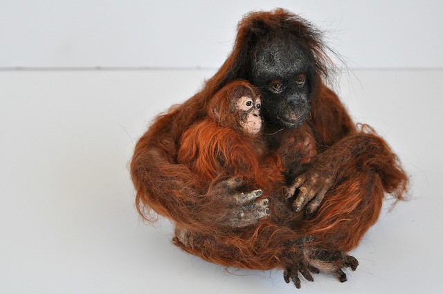 Needle felted Orangutan. Mother and cub.