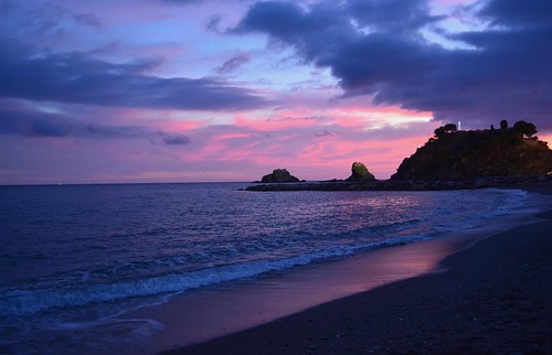 sunset atardecer playa beach blue horaazul sea mar arena costa espigón roca peñón puestadesol almuñécar costatropical nubes clouds