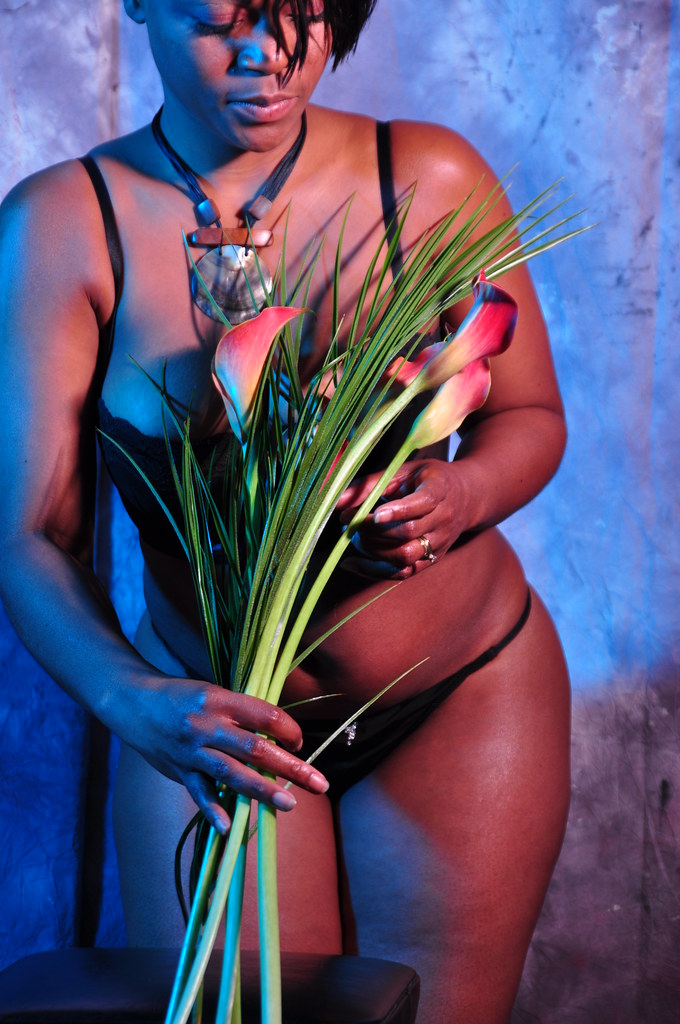 DSC_0847 Honey from Jamaica looking Beautiful Black Bustier and Panties with Exotic Tropical Flowers Portrait Shoreditch Studio London Photo Shoot