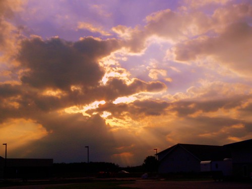 sunset sky wisconsin clouds evening dusk scenic sunrays wi marshfield centralwisconsin
