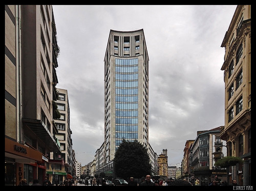Edificio La Jirafa | by e street man