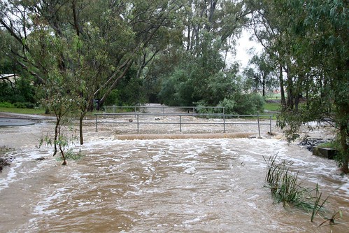 water flood victoria floodway bendigo kangarooflat browningstreet bendigocreek 160millsofrainin5days
