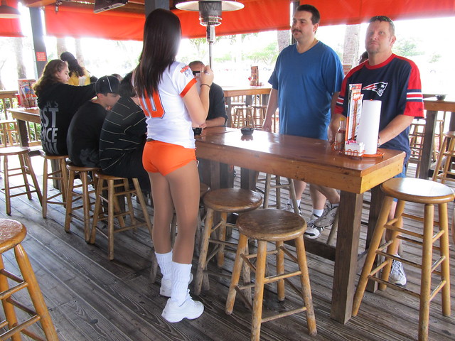 Lunch @ Hooters