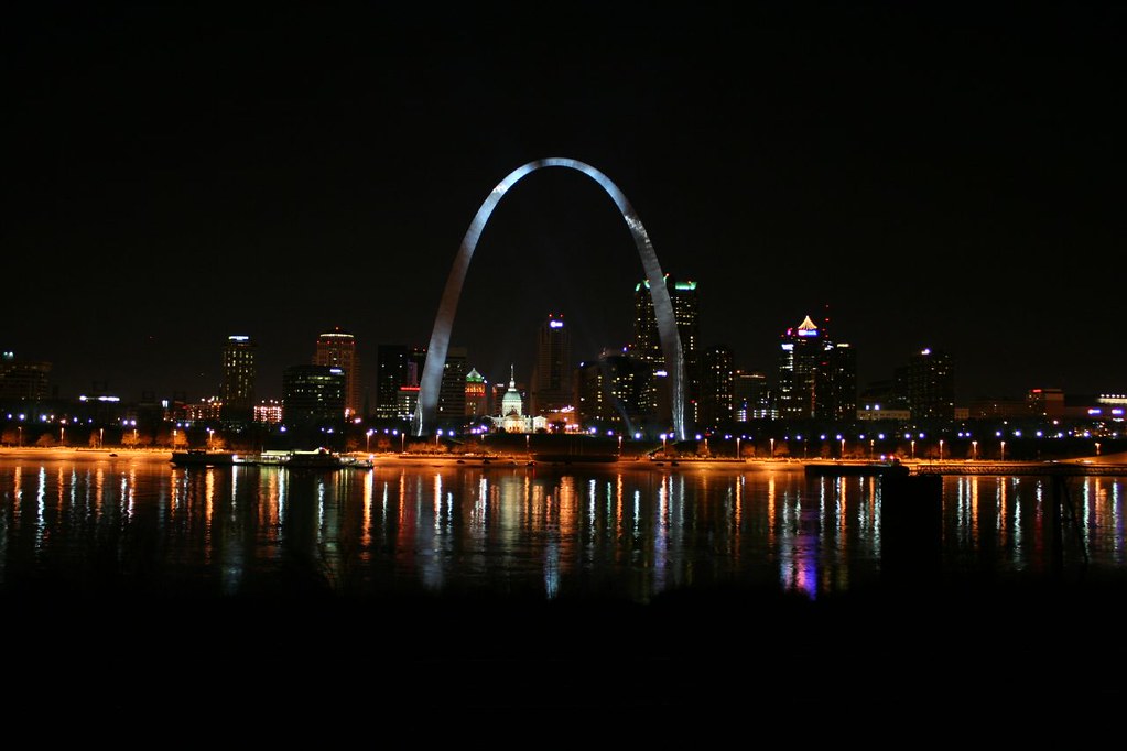 St. Louis skyline by night | Shot using the levee wall as a … | Flickr