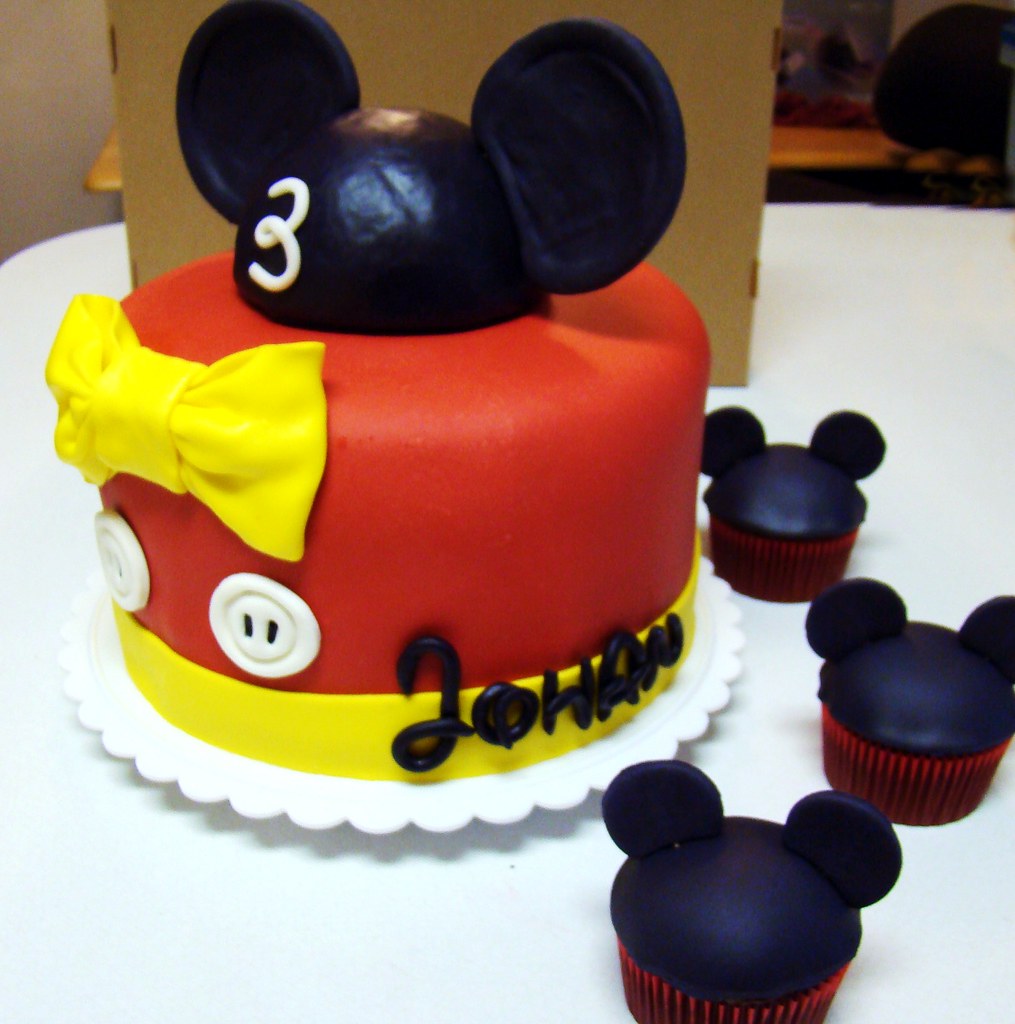 Mickey cake side