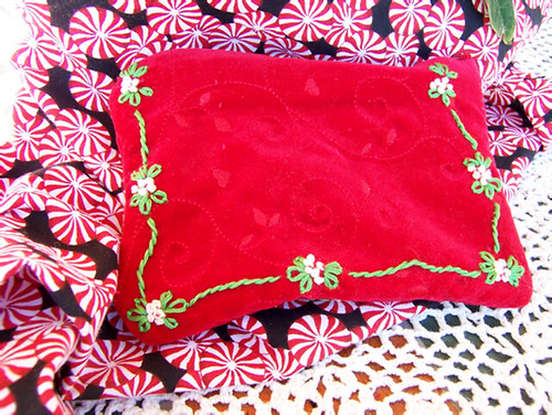 Wallet from Repurposed Jumper | by artthreads