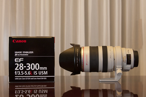 Goshyda Gegenlichtblende Für Canon EF 28-300mm Objektiv – Umkehrbar, Weiß, ABS