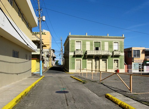 Arecibo, Puerto Rico by uncle_mino