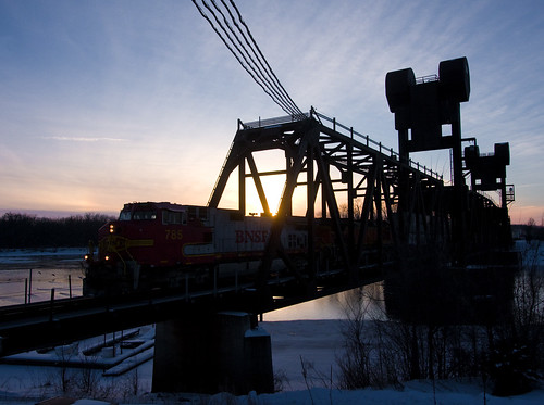 sunset train stack liftbridge intermodal gec449w bnsf785