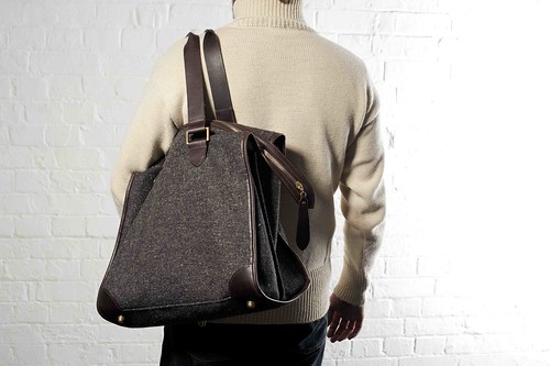CHERCHBI Herdwyck Herdwick tweed Tenter Workbag model back | by CHERCHBI
