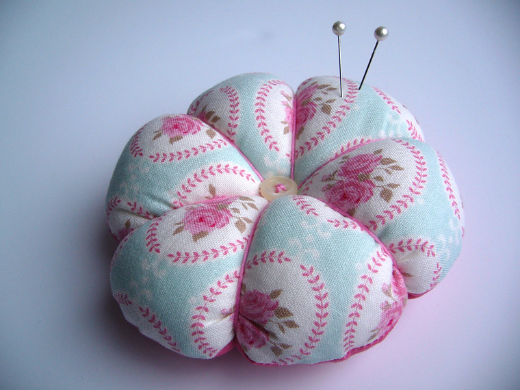 Pink floral pin cushion, These cute little pin cushions are…