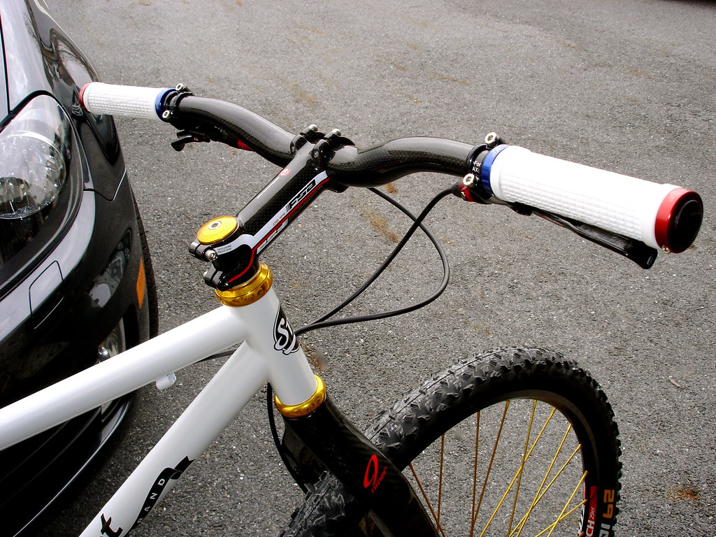 2011 Spot Rocker SS | The cockpit. FSA carbon bar and stem, … | Flickr