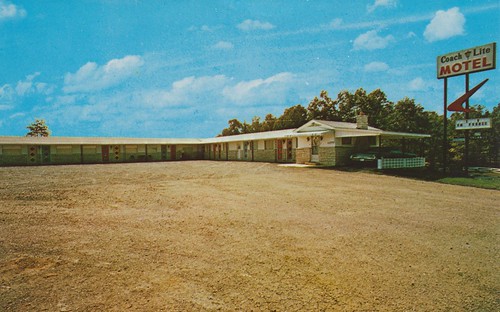 Coach Lite Motel - Poplar Bluff, Missouri | by cardboardamerica@gmail.com