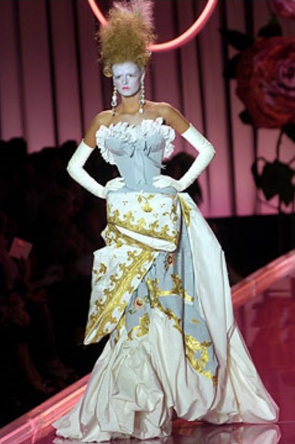 Christian Dior Haute Couture Fall/Winter 2004/2005 24 | Flickr