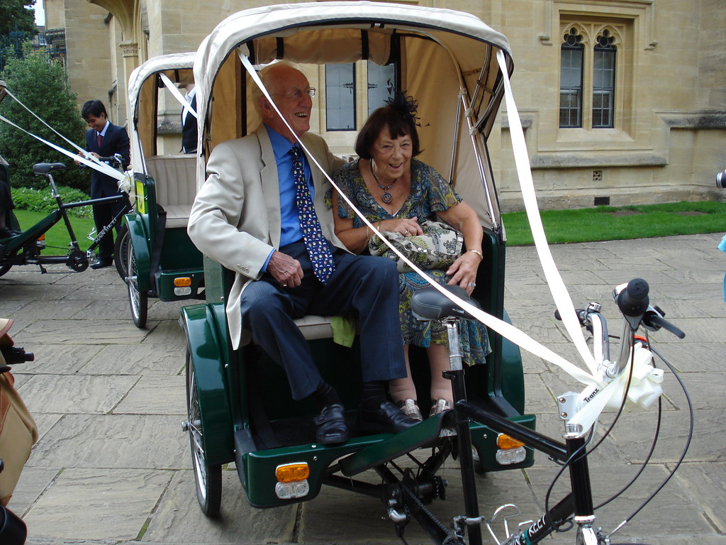 Wedding cycle rickshaw | Honestweddingadvice.com