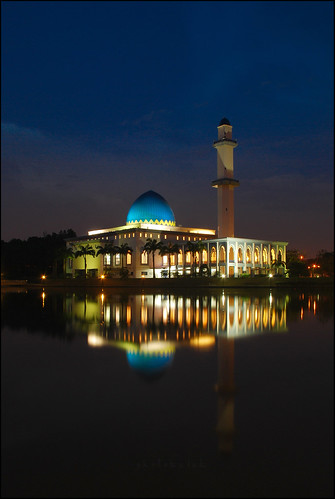 reflection digital landscape nikon nightscape mosque malaysia slowshutter masjid selangor bangi uniten nighshoot nikond80 photokedek masjiduniten mohdfahmi
