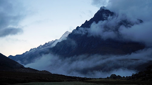 Cordillera Blanca, Peru - Santa Cruz Trek by gwyom, After the snow storm came a more clement weather. Getting up just before the sunrise can be often ve