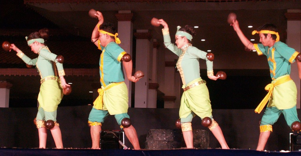 Coconut shell dance | Chris Macqueen | Flickr