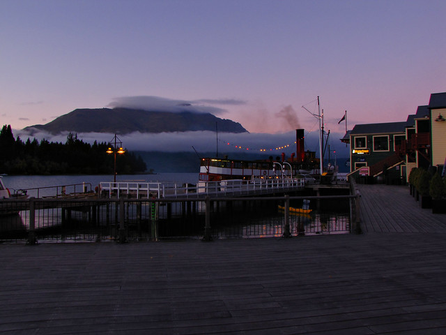 Sunrise-Lake Wakatipu-Queenstown-New Zealand