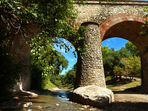 argentina cordoba saldan landscape paisaje stream river rio agua water arroyo arcos archs relax lumix panasonic tz8 sz5 silvernicte
