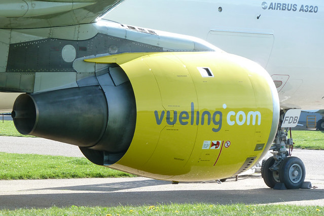 Airbus A.320, engine nacelle.