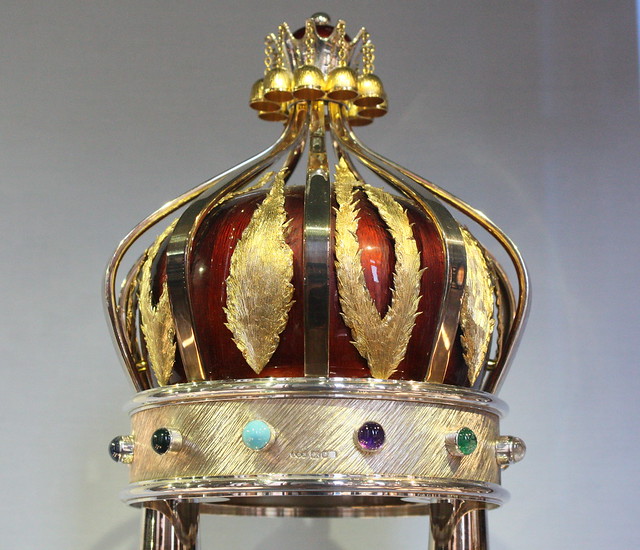 Torah Crown - Victoria & Albert Museum