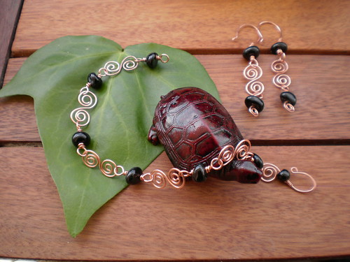 Onyx Bracelet & Earrings | by drosostalitsa