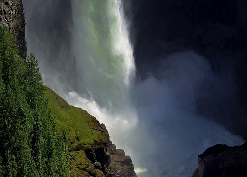 Plunge Pool at Helmcken Falls by jasbond007, The waves you see here are splashing up at least 150 feet high, white foam crashes against the dark 