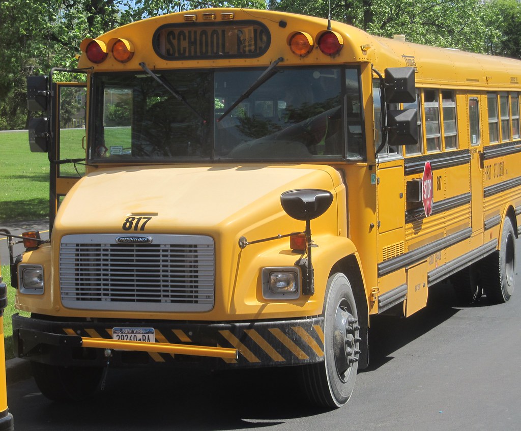 First Student 565 First Student #817 | 2005 Thomas Built FS-65 First Student #… | Flickr