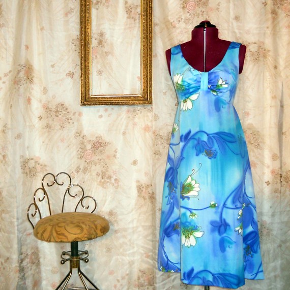 Vintage 1970s Aqua Blue Floral Hawiian Dress