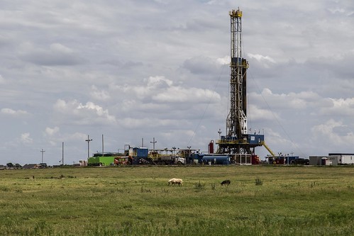 horses oklahoma landscape rig oil prairie drillingrig oilexploration