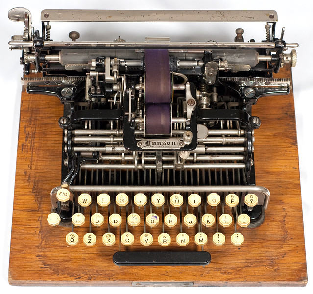 Munson 1 typewriter - 1890, www.antiquetypewriters.com
