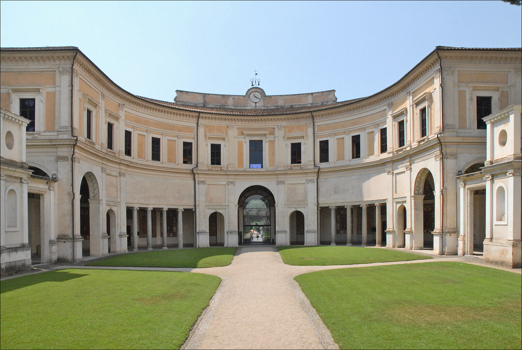 La cour d'entrée de la Villa Giulia (Rome) | La cour de la v… | Flickr