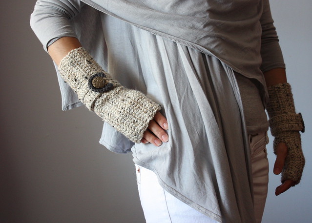 Urban Crochet finger less gloves Oatmeal